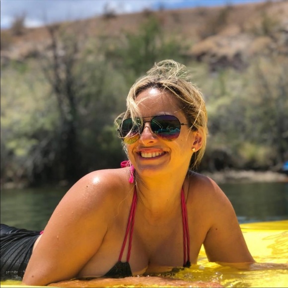 Meet your Posher, Cindy - Picture 1 of 1